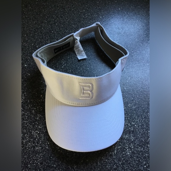 Nike Accessories - NIKE